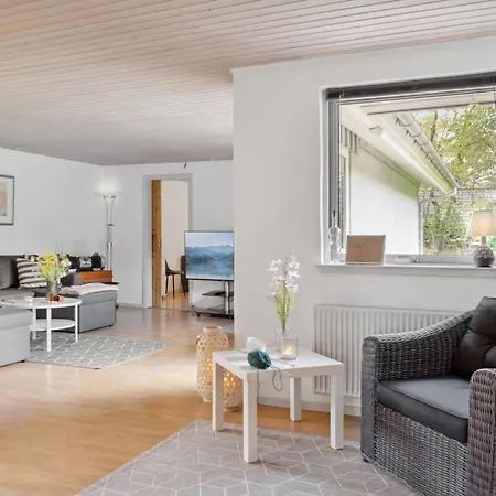 Uolevi - 1-3km From The Sea By Interhome 펜션 *
